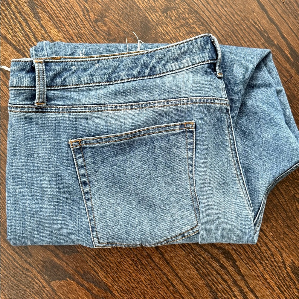 Talbots Light Blue Cropped Jeans with Frayed Hem